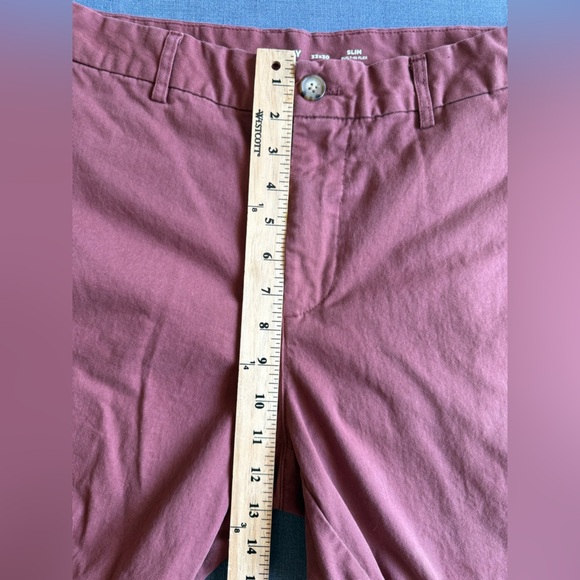 Old Navy Slim Built In Flex Chino Pants Men’s SZ 33x30 Red Straight Leg Pockets - Picture 6 of 7